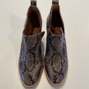 Jeffrey Campbell booties 6.5
